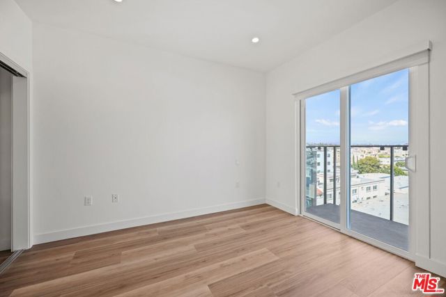 3657 Motor, Los Angeles CA: https://media.crmls.org/mediaz/5544fae3-2f83-4aff-a6a8-e13cac2f37ef.jpg