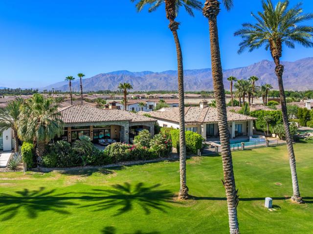 81874 Couples Court, La Quinta CA: https://media.crmls.org/mediaz/5545daab-285b-4a45-9403-99be0427f800.jpg