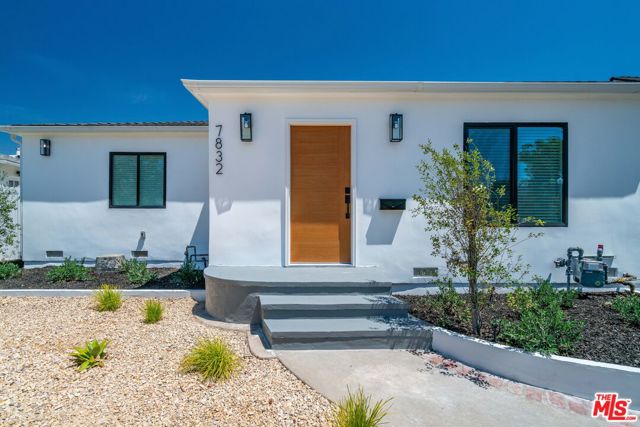 7832 Croydon Avenue, Los Angeles CA: https://media.crmls.org/mediaz/5545ec1a-2039-49ef-87fe-6ca50d239f89.jpg