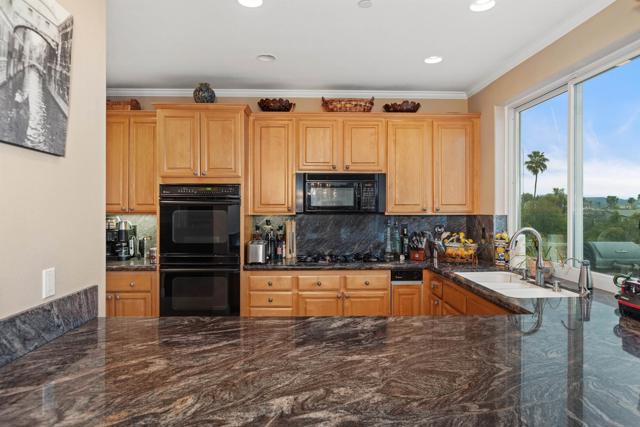 1566 Plantation Way, El Cajon CA: https://media.crmls.org/mediaz/55463c70-284a-4843-beb5-f0ec4daf622b.jpg