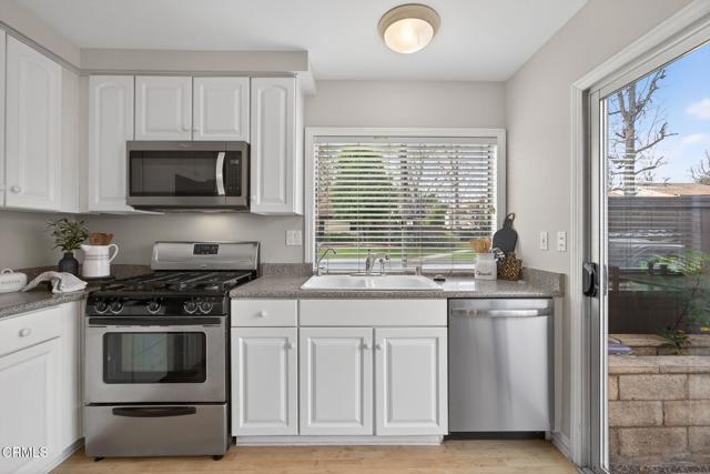 Detail Gallery Image 16 of 46 For 25702 Vista Fairways Dr, Valencia,  CA 91355 - 2 Beds | 2 Baths