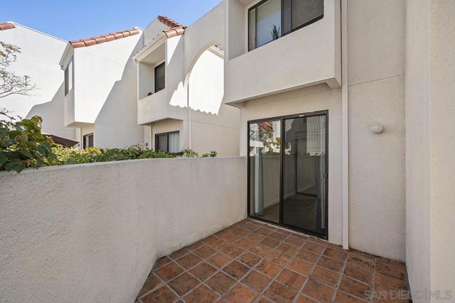701 Kettner Blvd, San Diego CA: https://media.crmls.org/mediaz/5546d2e1-ae07-4796-ae11-cfb38803c6ed.jpg
