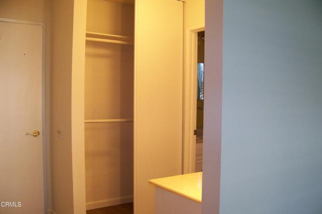 40036 Village 40, Camarillo CA: https://media.crmls.org/mediaz/5546d922-4eeb-43fe-a1d8-cf16b4f73c85.jpg