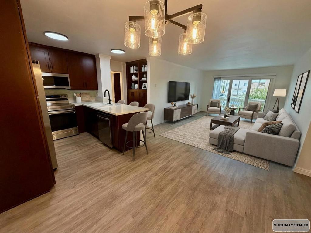 1885 Diamond St. #2-211