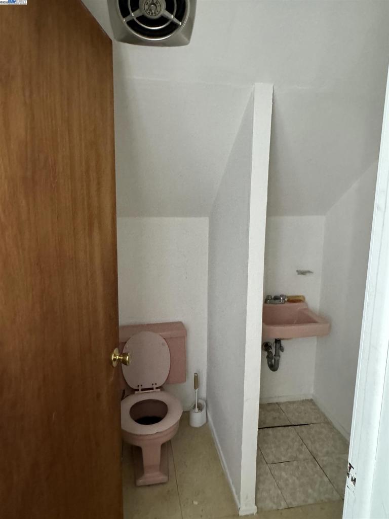 https://media.crmls.org/mediaz/5547610c-8615-4e76-b982-7f80970f3fdd.jpg?preset=X-Large