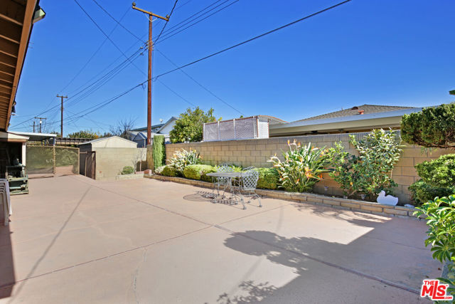 23030 Frigate Avenue, Carson CA: https://media.crmls.org/mediaz/55479160-a191-4c85-8661-7439c2390634.jpg