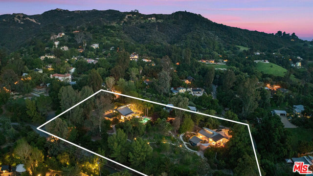 20605 Cheney Drive, Topanga CA: https://media.crmls.org/mediaz/5547b56b-8230-44e7-821b-bdc866d1664a.jpg