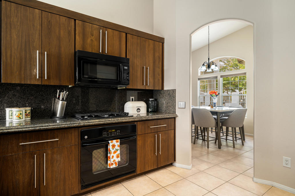 MLS #219136931PS image #2