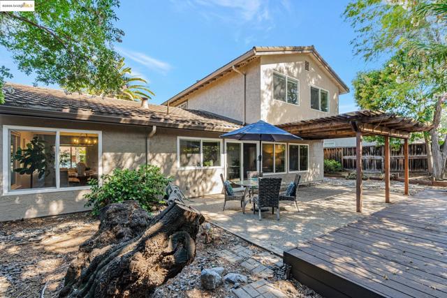 4414 Willow Glen Ct, Concord CA: https://media.crmls.org/mediaz/55481b49-a2ce-4303-acdb-5a1eb006a19c.jpg