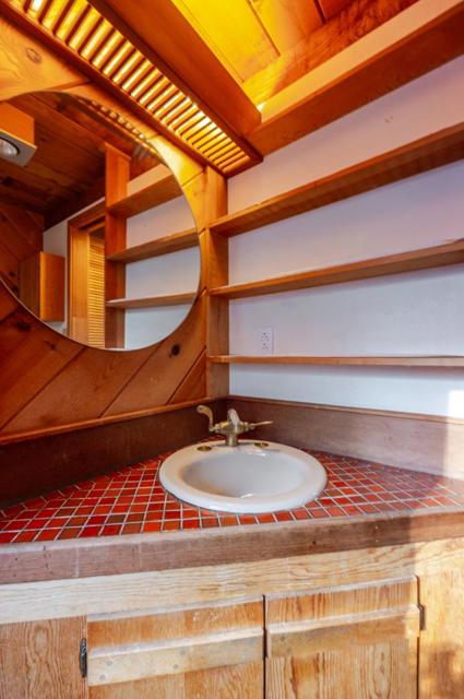 1009 Miramontes Street, Half Moon Bay CA: https://media.crmls.org/mediaz/55483d9c-ffd1-4673-87f5-c80eb39ea1b4.jpg