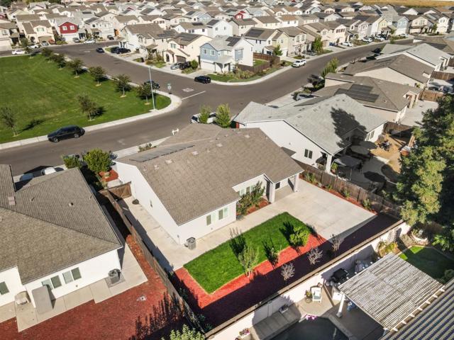 1340 Crimson Place, Manteca CA: https://media.crmls.org/mediaz/55488910-5524-43c3-a7e0-dea3be2602a9.jpg