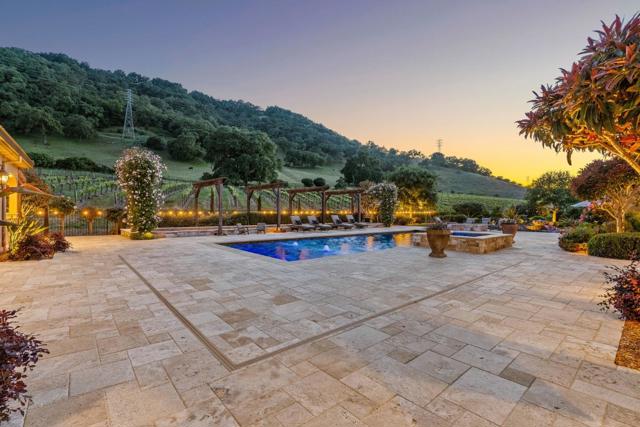 1405 Lakeview Court, San Martin CA: https://media.crmls.org/mediaz/55490526-7b7f-431e-b129-628103773bb3.jpg