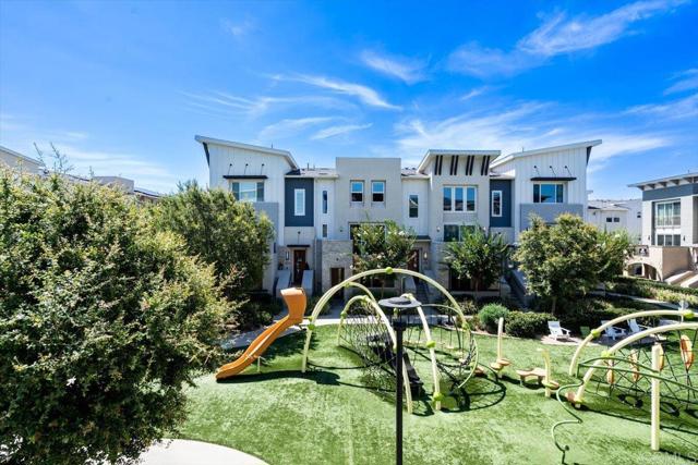 Detail Gallery Image 30 of 35 For 6124 Colt Pl #101,  Carlsbad,  CA 92009 - 3 Beds | 2/2 Baths