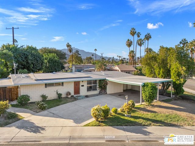 74127 Velardo Drive, Palm Desert CA: https://media.crmls.org/mediaz/55494409-a578-41ff-8c12-2a34278ef1ac.jpg