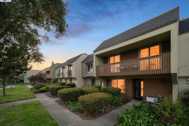 3032 CERRO VISTA, Alameda CA: https://media.crmls.org/mediaz/55496782-6815-4429-b371-a4ea87b205d8.jpg