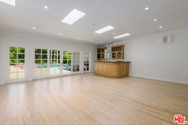 8760 White Oak Avenue, Sherwood Forest CA: https://media.crmls.org/mediaz/554b11e6-60ed-4b94-87fd-999aecef3951.jpg