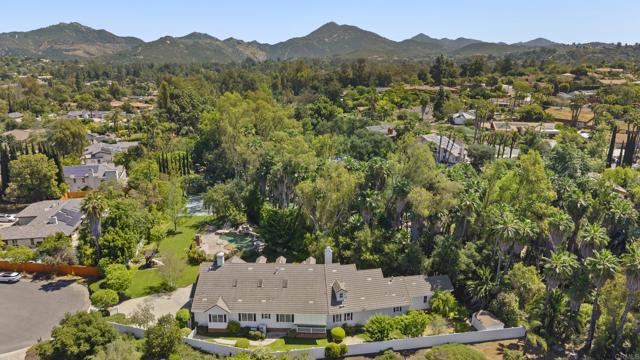 16631 Valle Verde Rd, Poway CA: https://media.crmls.org/mediaz/554b15c6-8fff-4cf7-9224-916c79e273ea.jpg