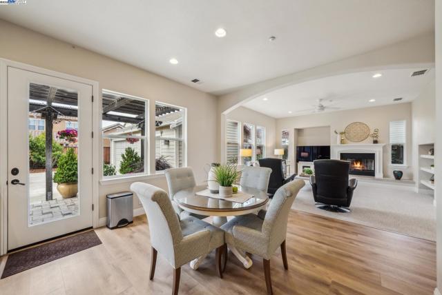 2193 Autinori Ct, Livermore CA: https://media.crmls.org/mediaz/554b755d-51e0-4f1d-810a-dd855541807b.jpg