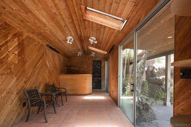 1010 Myrtle Way, San Diego CA: https://media.crmls.org/mediaz/554b8f4e-0bbb-42f0-bb8a-a9f83ba98c72.jpg