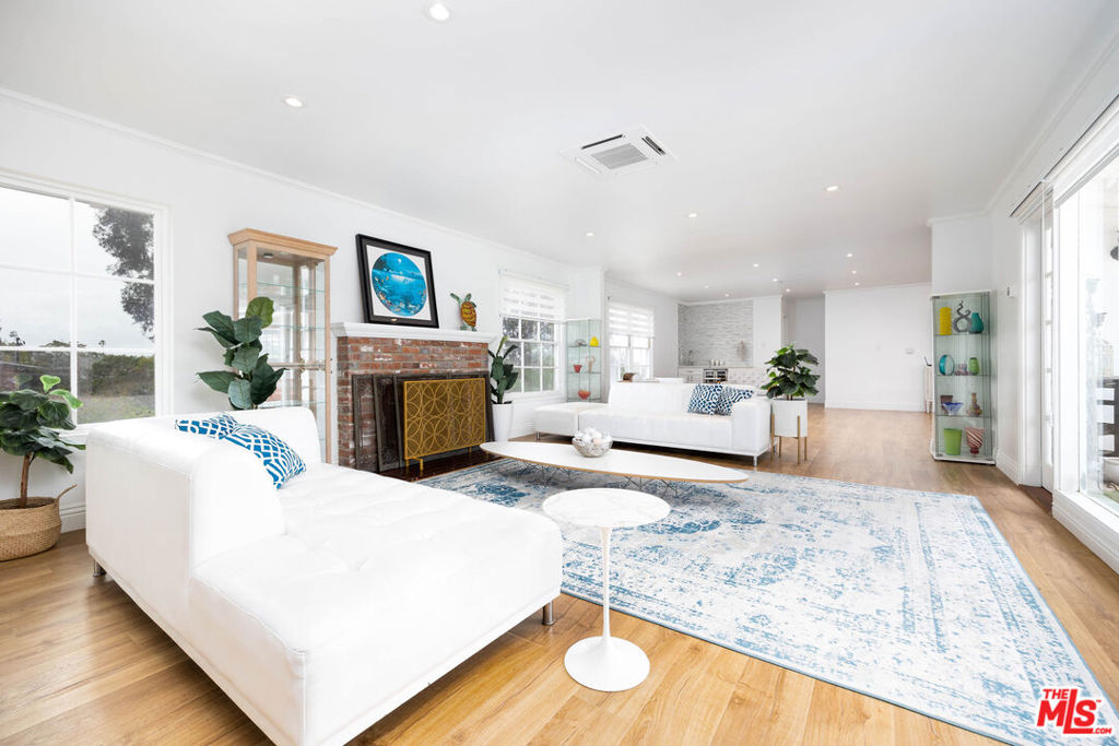 1110 Muirlands Drive - photo 2