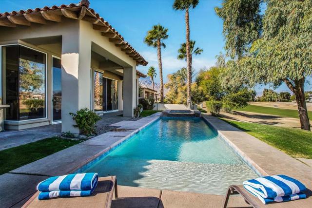 247 Loch Lomond Road, Rancho Mirage CA: https://media.crmls.org/mediaz/554be092-c689-422e-af61-66ef9a182c9d.jpg