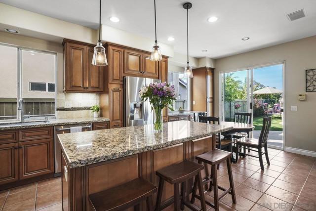 11506 Village Ridge Rd, San Diego CA: https://media.crmls.org/mediaz/554c090f-cc82-4b7d-975d-520ca581e50f.jpg