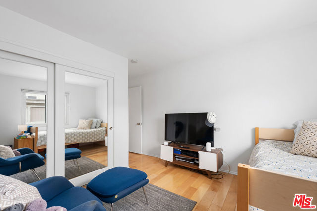 2016 Euclid Street, Santa Monica CA: https://media.crmls.org/mediaz/554c99ca-503d-4240-a48c-3b067350e90e.jpg