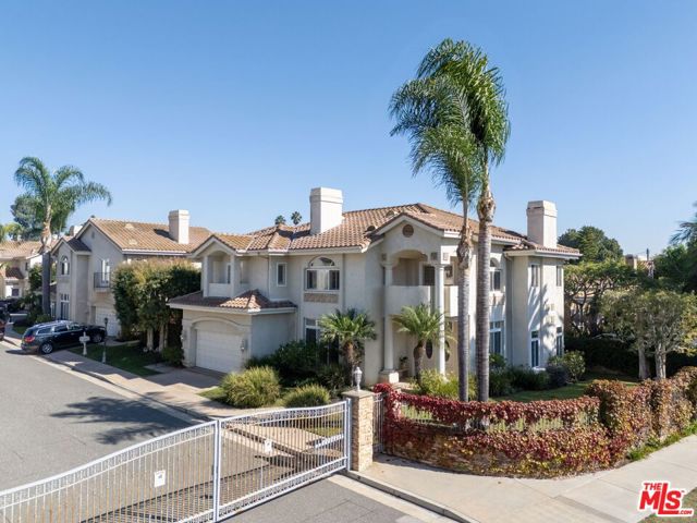 11840 Rowles Court, Los Angeles CA: https://media.crmls.org/mediaz/554cad1f-ae57-4277-b4e8-236383ccd58c.jpg