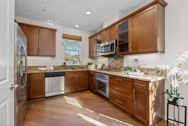 Image 10 of 48 For 3595 Glen Ave