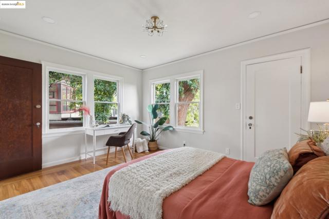 981 Indian Rock Ave, Berkeley CA: https://media.crmls.org/mediaz/554d62bf-8d49-4b89-90d5-404a3487ac29.jpg