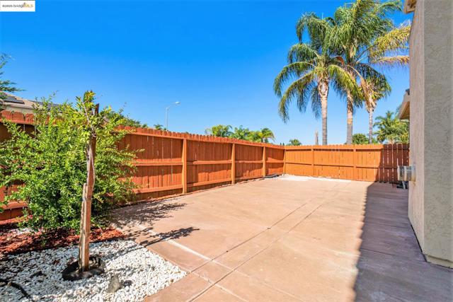 5235 Ramsdell Ct, Antioch CA: https://media.crmls.org/mediaz/554f0d5a-baa1-4de5-b034-83880f6b1956.jpg