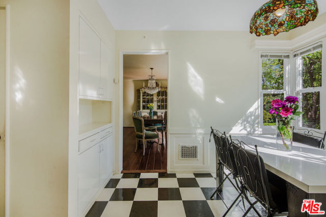 7917 Woodrow Wilson Drive, Los Angeles CA: https://media.crmls.org/mediaz/554f420a-d797-430b-90d6-0a9032988d26.jpg