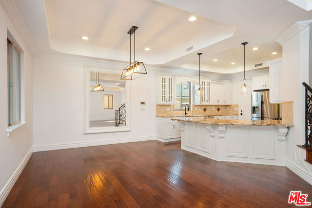 2005 Robinson Street, Redondo Beach, California 90278, 4 Bedrooms Bedrooms, ,3 BathroomsBathrooms,Residential,For Sale,Robinson,26638819