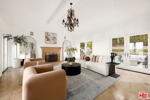 6 Bed Home for Sale in Los Angeles, California