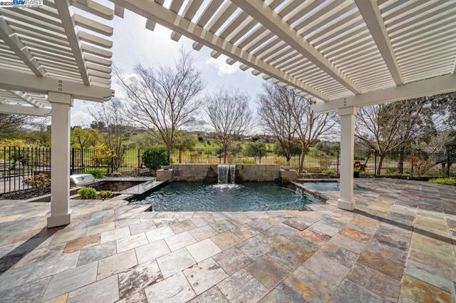 1569 Via Di Salerno, Pleasanton CA: https://media.crmls.org/mediaz/554ffa4a-59da-4a2c-8602-b0a38b4260ef.jpg