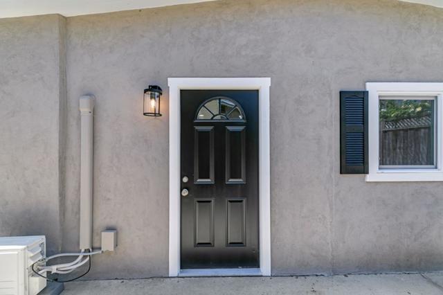 197 S 24th Street, San Jose CA: https://media.crmls.org/mediaz/55501b6e-93a8-487c-b901-00c32bee74f4.jpg