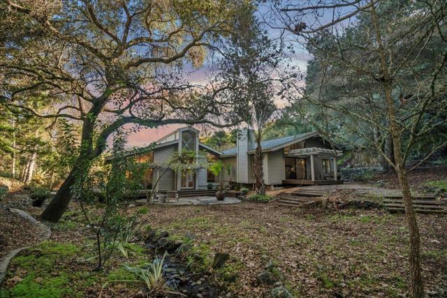 28140 Story Hill Lane, Los Altos Hills CA: https://media.crmls.org/mediaz/555026fd-4f02-44ce-a504-cd70eb330b37.jpg