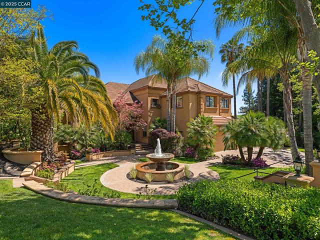 4640 Kingswood Dr, Danville CA: https://media.crmls.org/mediaz/5550dcc3-2aab-412d-8ede-d3f3596b700c.jpg