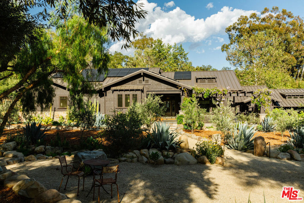 220 France Circle