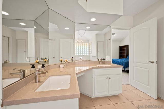 4048 Raffee Dr, San Diego CA: https://media.crmls.org/mediaz/55519528-25ff-4dad-9f8a-b5c64d715e8e.jpg