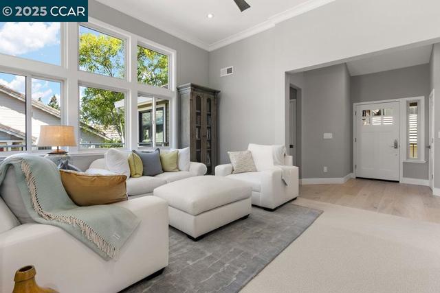 5593 Terra Granada Dr, Walnut Creek CA: https://media.crmls.org/mediaz/5553432d-2be3-46fd-adce-255526bafecf.jpg