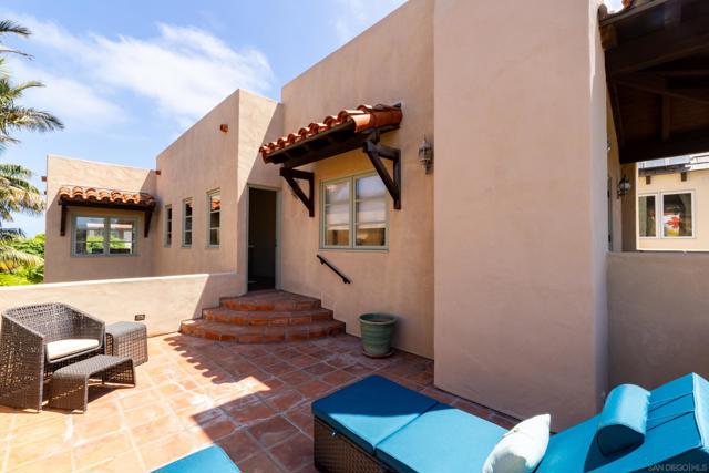 418 Marine St, La Jolla CA: https://media.crmls.org/mediaz/5553ea67-3218-4b66-a486-d1296a099df9.jpg