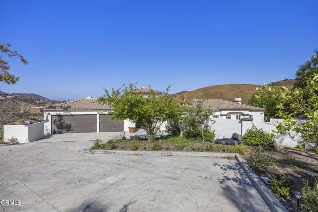 40 Saddlebow Road, Bell Canyon CA: https://media.crmls.org/mediaz/5553f972-8992-4ca8-baa5-98b51536c522.jpg