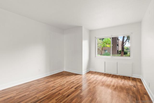 10325 Caminito Cuervo, San Diego CA: https://media.crmls.org/mediaz/55543f4f-fa80-43c5-9cf5-a83f2442670e.jpg