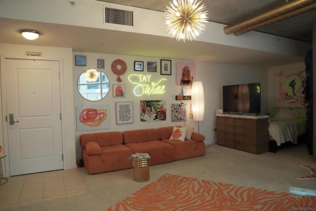 1080 Park Blvd, San Diego CA: https://media.crmls.org/mediaz/55550488-33a0-45bc-924e-096d8f1d4f7e.jpg