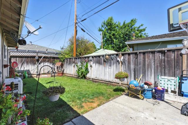 2475 Karen Drive, Santa Clara CA: https://media.crmls.org/mediaz/555599fd-fe96-4f0e-bb12-5bace28f09f1.jpg
