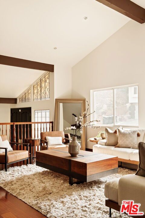 2617 Sleepy Hollow Place, Glendale CA: https://media.crmls.org/mediaz/55563e65-7a1d-47d3-8c8f-4d1ab8ad00b4.jpg