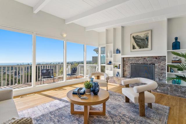 220 Shoreview Drive, Aptos CA: https://media.crmls.org/mediaz/55564617-ef46-4444-94bd-4772c416537c.jpg