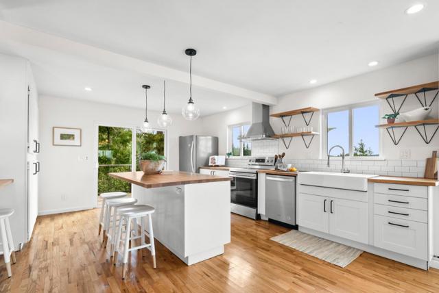 360 Tabor Drive, Scotts Valley CA: https://media.crmls.org/mediaz/55564e35-d9f9-4504-a48f-e1dc63d12588.jpg