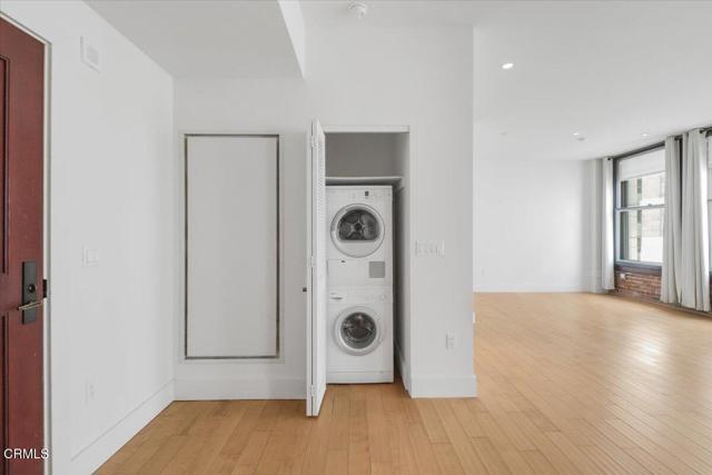 460 S Spring Street, Los Angeles CA: https://media.crmls.org/mediaz/5556de54-502a-4080-9c69-96d45945e5b8.jpg